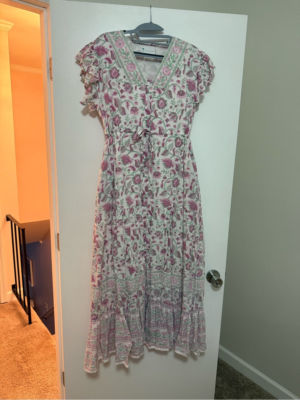 Floral Pink and Cream Maxi Dress with V-Neck and pockets Medium